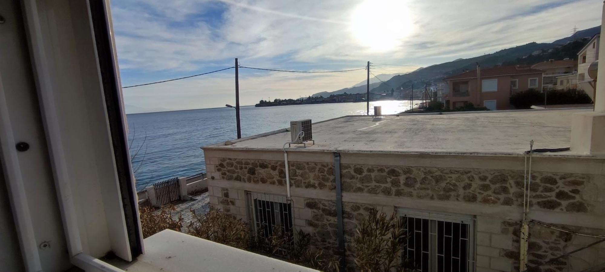 Balcony To Waves Apartment Aigeira Bagian luar foto